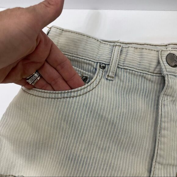 Free People Railroad Striped Denim Jean Shorts With Crochet Hem Size 27 - Picture 4 of 16